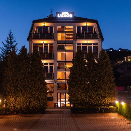 Hotel Luxor Pristina Exterior photo